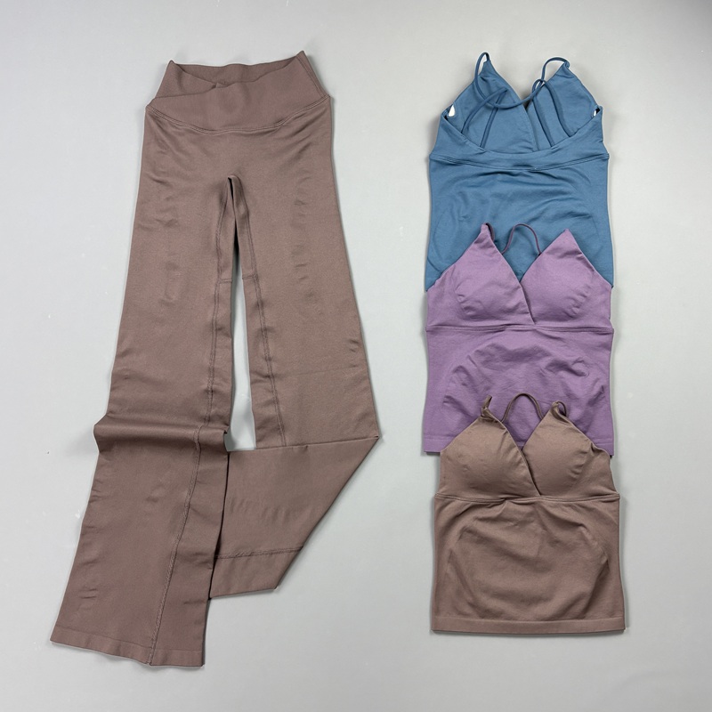 طقم رياضي نسائي من قطعتين بدون - مراجعة Suspender Tank Top وسعره