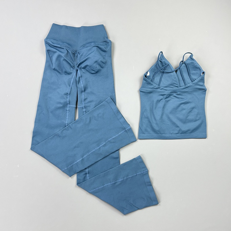 طقم رياضي نسائي من قطعتين بدون - مراجعة Suspender Tank Top وسعره