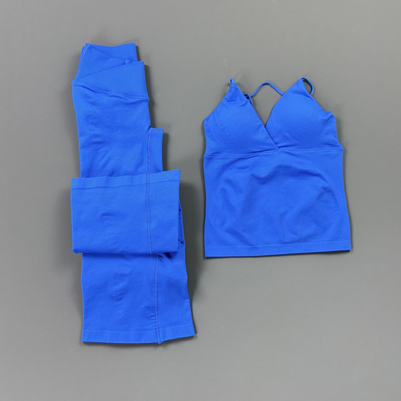طقم رياضي نسائي من قطعتين بدون - مراجعة Suspender Tank Top وسعره